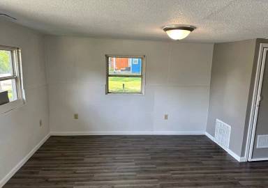 Main picture of 707 S Luick Ave