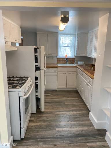 Main picture of 125 Sergeant St