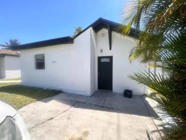 Main picture of 602 NW 50th St