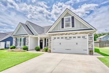Main picture of 203 Rich Haven Ln