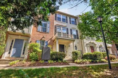 Main picture of 978 Harrison Cir