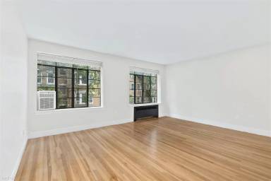 Main picture of 93 Strathmore Rd
