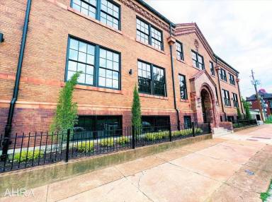 Main picture of 4021 Iowa Ave