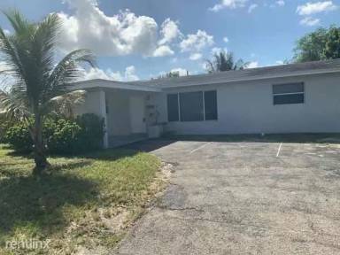 Main picture of 631 SW 31st Ave