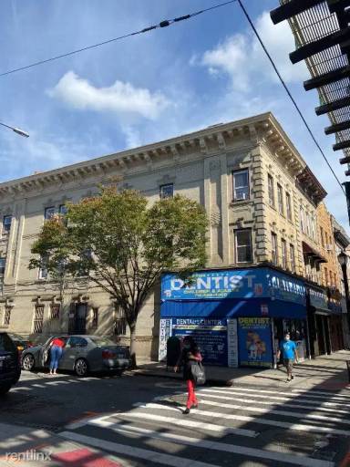 Main picture of 8701 Jamaica Ave