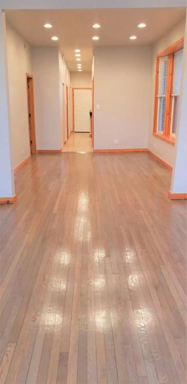 Main picture of 4533 W Congress Pkwy