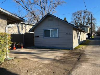 Main picture of 405 W 12th St