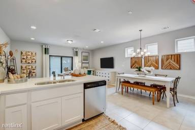 Main picture of 1748 Artesian Springs Xing