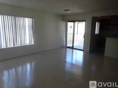 Main picture of 525 Acacia Rd