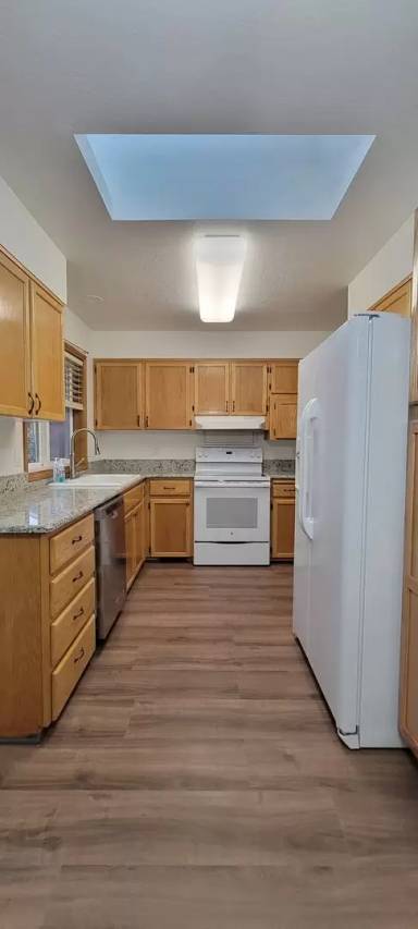 Main picture of 1421 NE Hoffman Dr