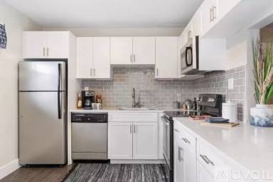 Main picture of Woodside Apts Condo