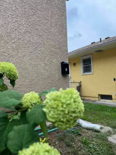 Main picture of 2082 Randolph Ave