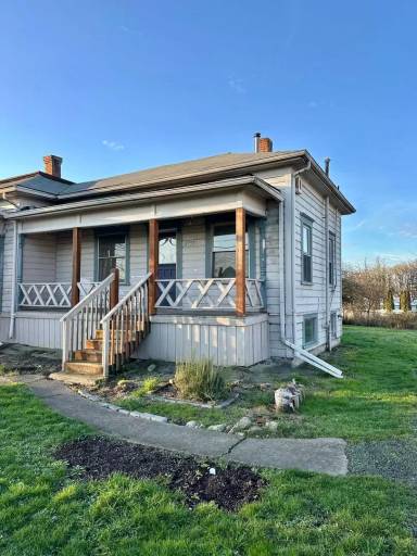 Main picture of 2751 Salem Ave SE