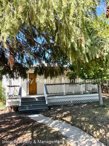 Main picture of 521 Gilbert St