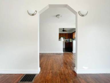 Main picture of 2320 Plum St