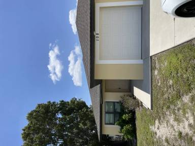 Main picture of 108 SE 12th St