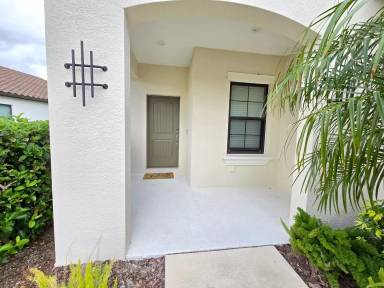 Main picture of 252 Brienza Loop