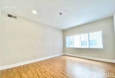Main picture of 622 S Barrington Ave