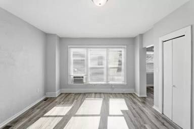 Main picture of 851 S Millwood Ave