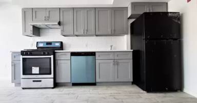 Main picture of 2528 Broadway