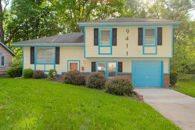 Main picture of 9411 Fairwood Dr