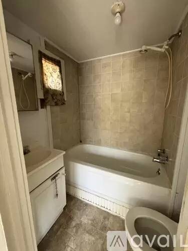 Main picture of 307 1/2 SW I St