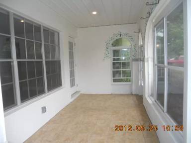 Main picture of 2551 Ivanhoe St