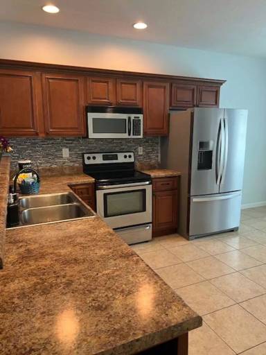 Main picture of 1721 New Castle Dr NE