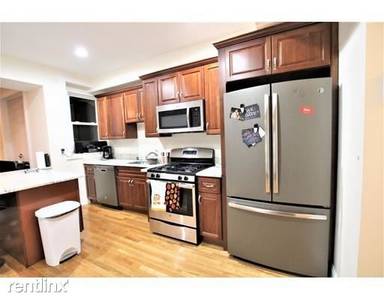 Main picture of 1017 Tremont St