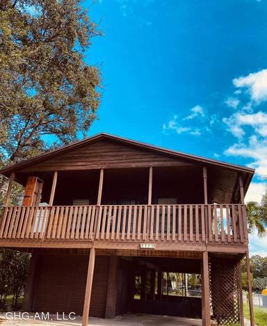 Main picture of 4940 SW 27th Ave