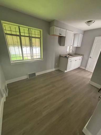 Main picture of 3807 Strandhill Rd