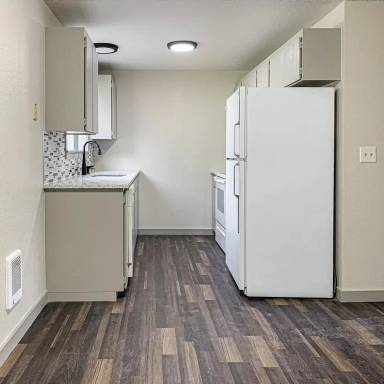 Main picture of 601 107th Ave E