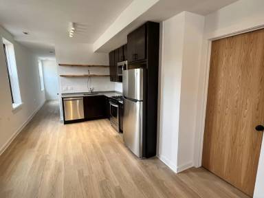 Main picture of 1051 W 32nd St