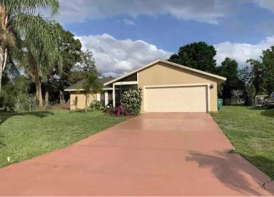 Main picture of 2265 SW Edison Cir