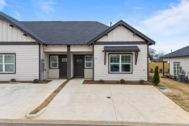 Main picture of 2889 Ridge Crest Ct