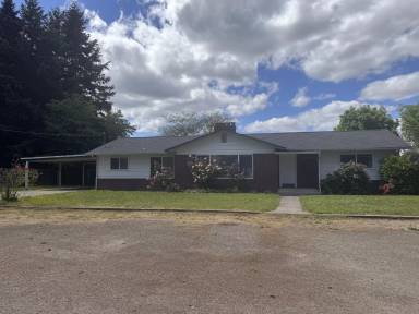 Main picture of 8741 Old Highway 99 S