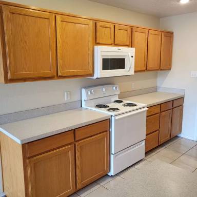 Main picture of 1824 S Globe Ave
