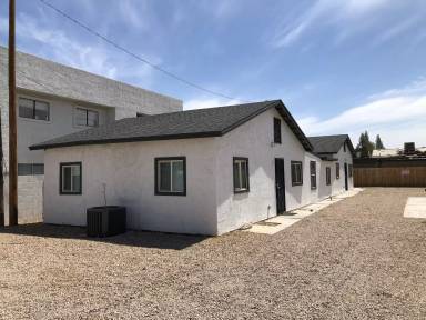 Main picture of 4133 N Longview Ave