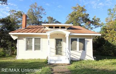 Main picture of 405 E White