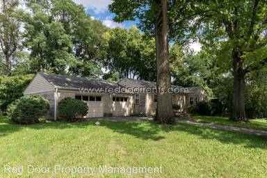 Main picture of 2833 N Warman Ave