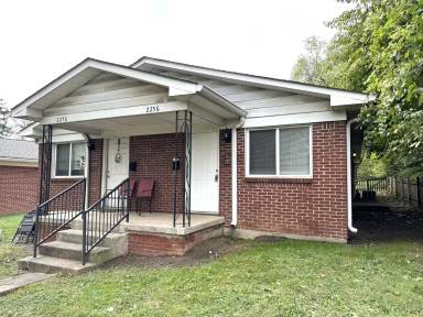 Main picture of 2262 Webb St