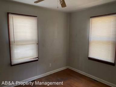 Main picture of 2515 Salem St