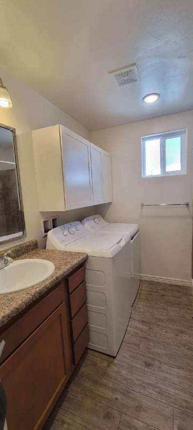 Main picture of 941 Walnut Ave