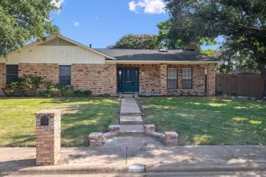 Main picture of 2409 Barak Ln