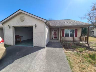 Main picture of 10316 Fantasy Way