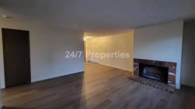 Main picture of 760 NE Village Squire Ave