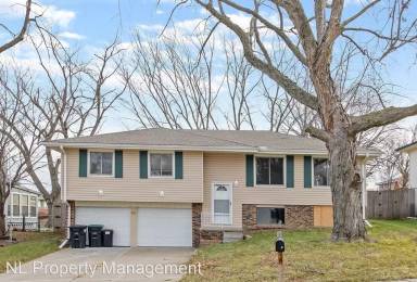 Main picture of 5811 S 140th Ave