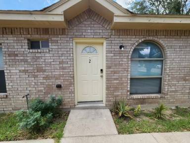 Main picture of 3810 W Sarah Evans