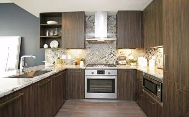 Main picture of 461 W Chicago Ave