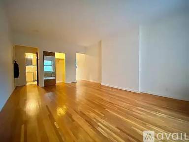 Main picture of 321 W 105th St